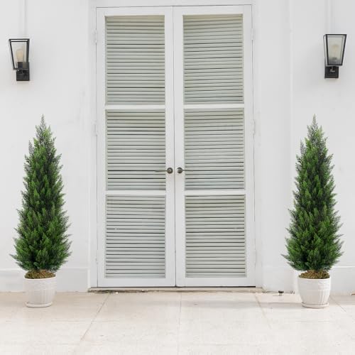 4 Ft Realistic Cedar Christmas Tree Topiary