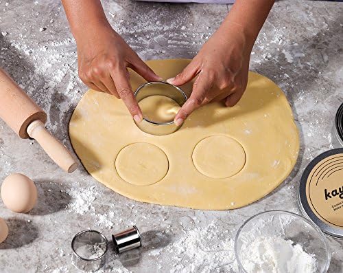 12-Piece Round Cookie Cutter Set with Tin Storage Box