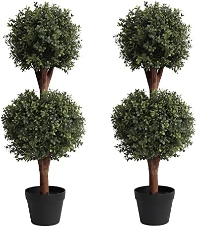 Impressive Realistic Outdoor Topiaries with UV Protection