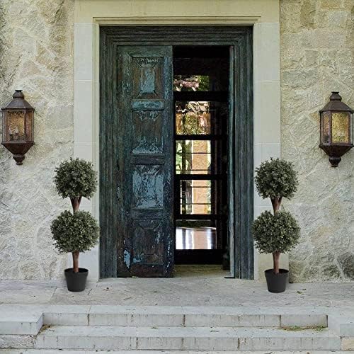 Impressive Realistic Outdoor Topiaries with UV Protection